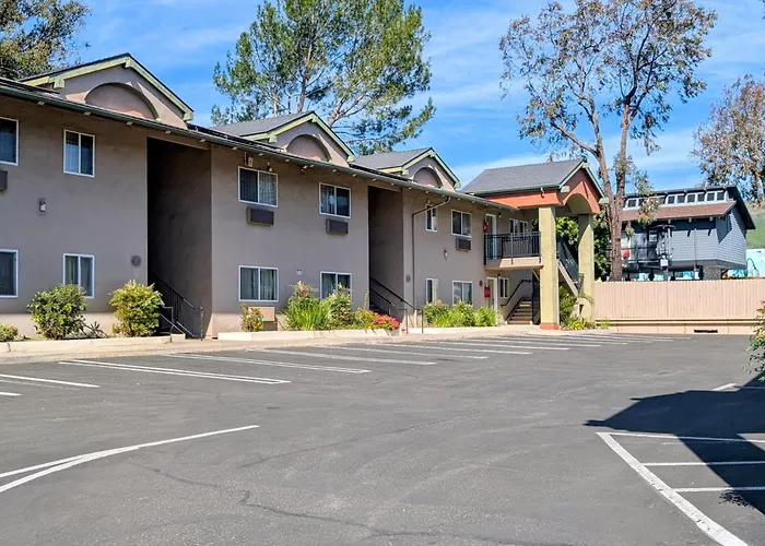 Olive Tree Inn & Suites